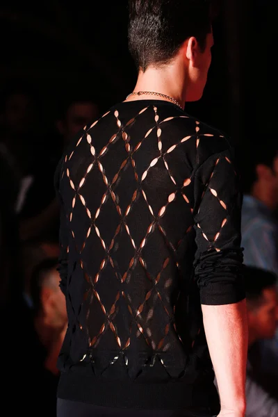 Look 12